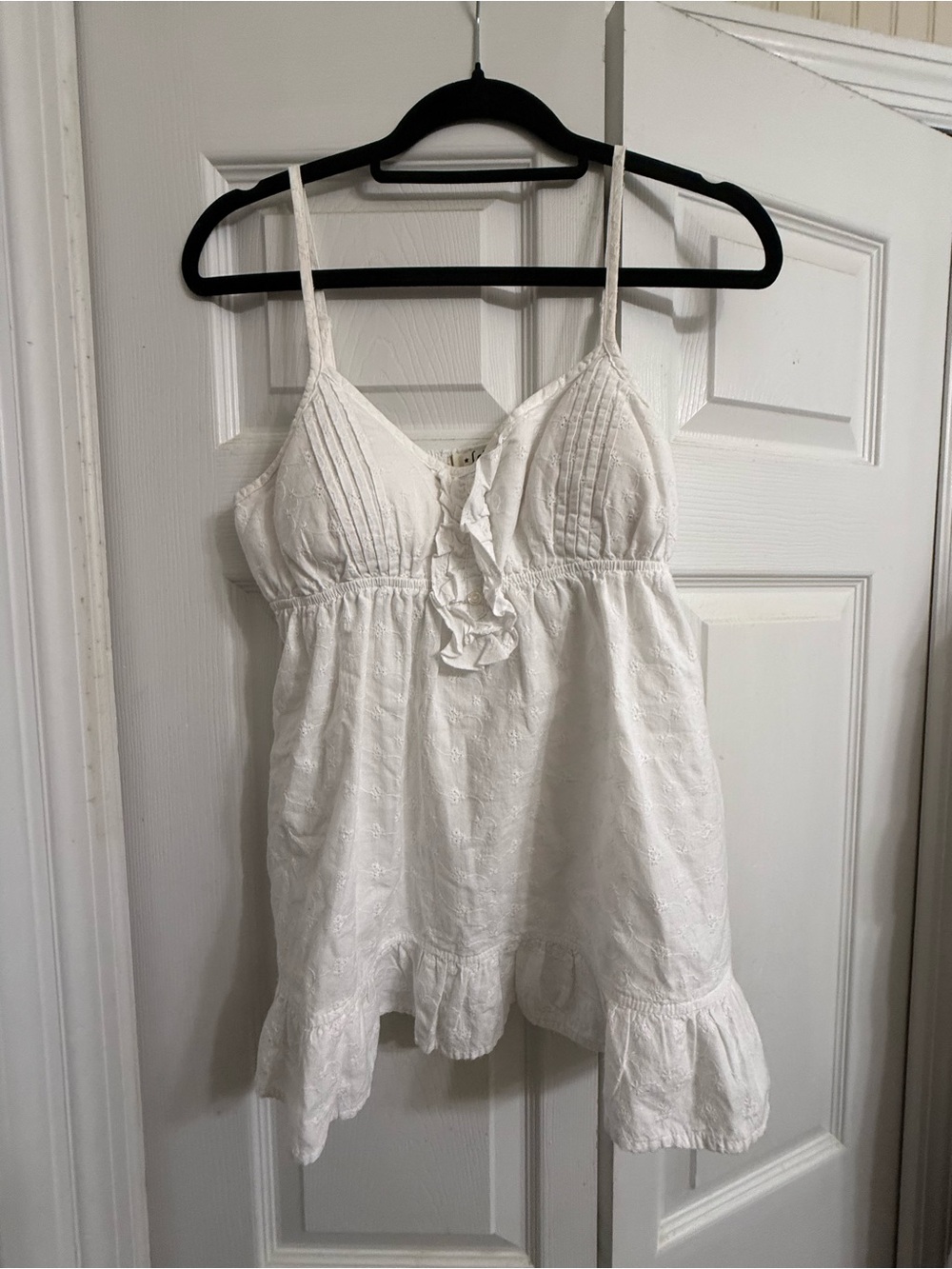 lei White Eyelet Ruffle Camisole Tank
